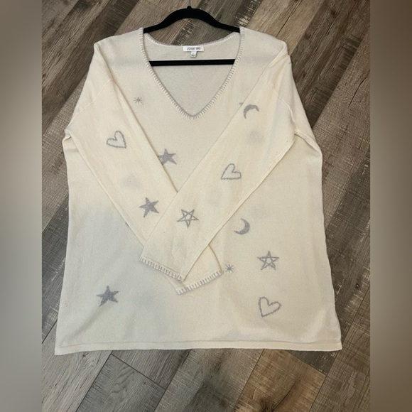 Johnny Was Cream V-Neck cashmere Sweater with Gray Star and Moon Design - Picture 1 of 8